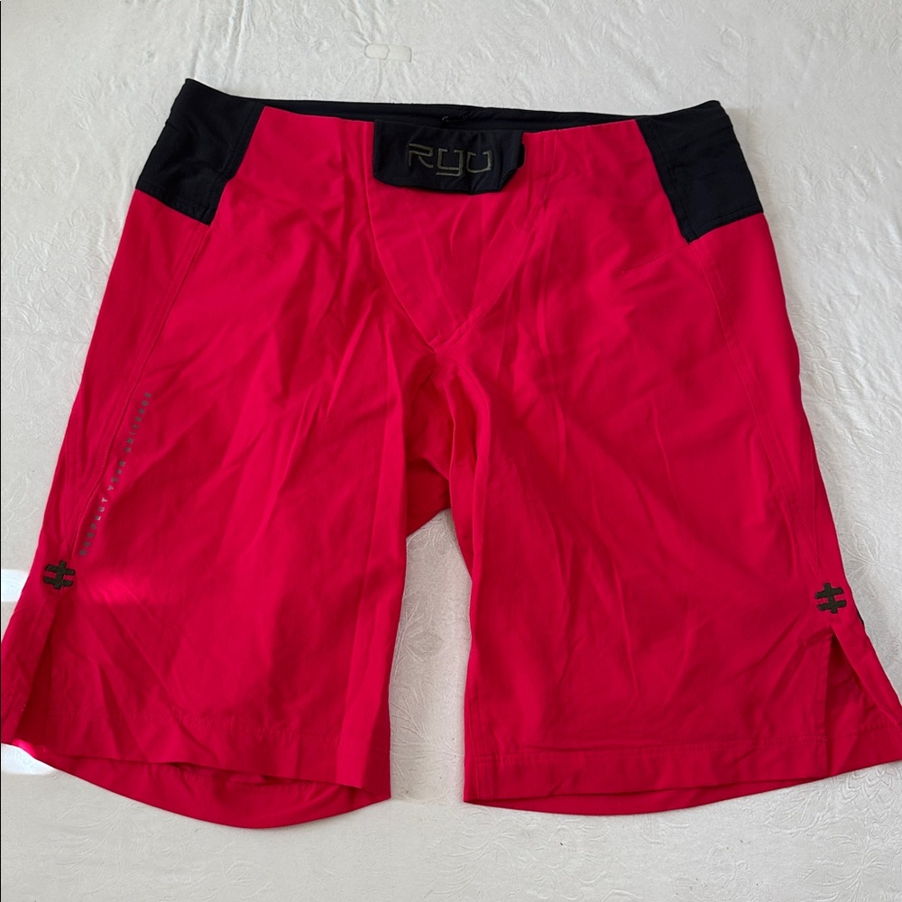 Respect Your Universe STRETCH Short - fuchsia/black